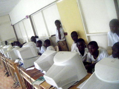 File:ComputerRoom4.jpg